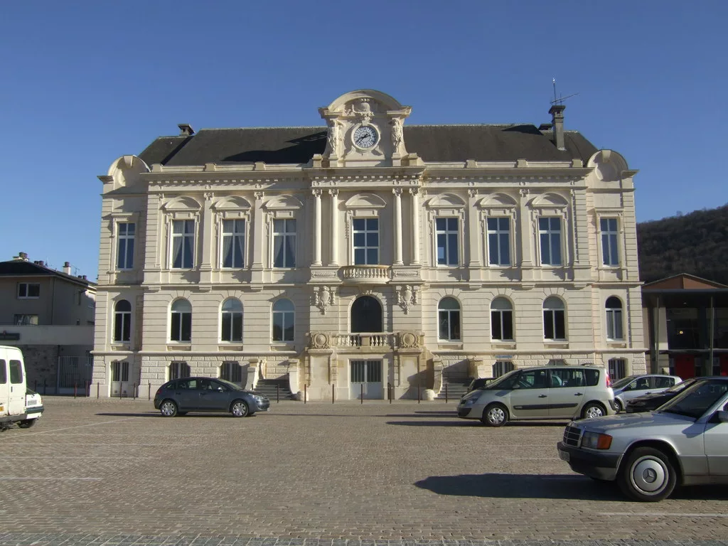 Helpi Agences Nouzonville Place De Nouzonville