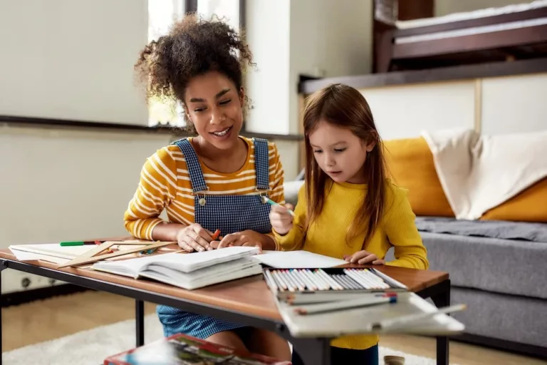 Helpi Garde Enfants Prendre Soin Des Enfants À Domicile Helpi