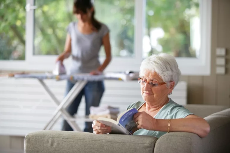 Helpi Personnes Agees Ménage Et Personne Âgée Helpi